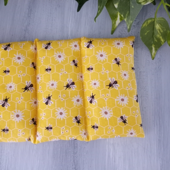 Microwavable Heating Pad Bumble Bees and Daisies Heat Pack - Picture 6 of 7
